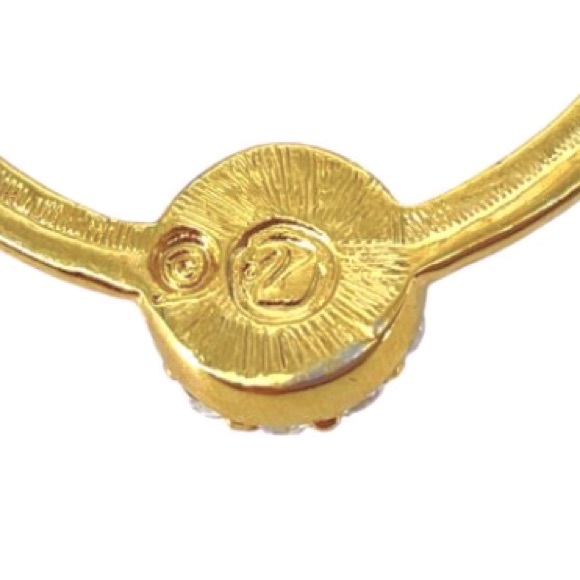 Elegant Signed Swarovski Crystal Brooch, Pre-Loved - SPARKLES ABOUND! 🤩 - Picture 3 of 3